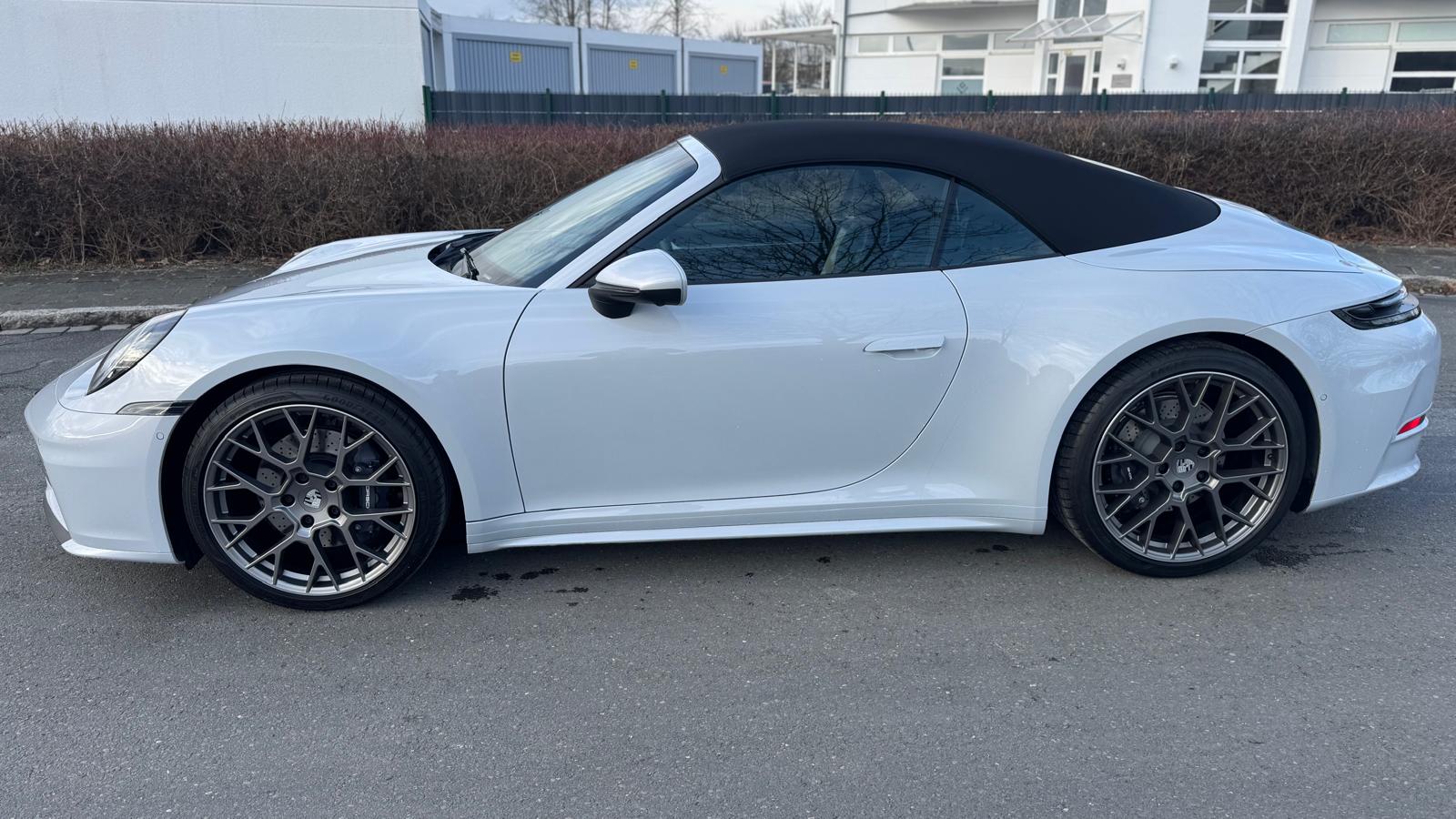 Porsche 911 Carrera Cabrio thumbnail 4