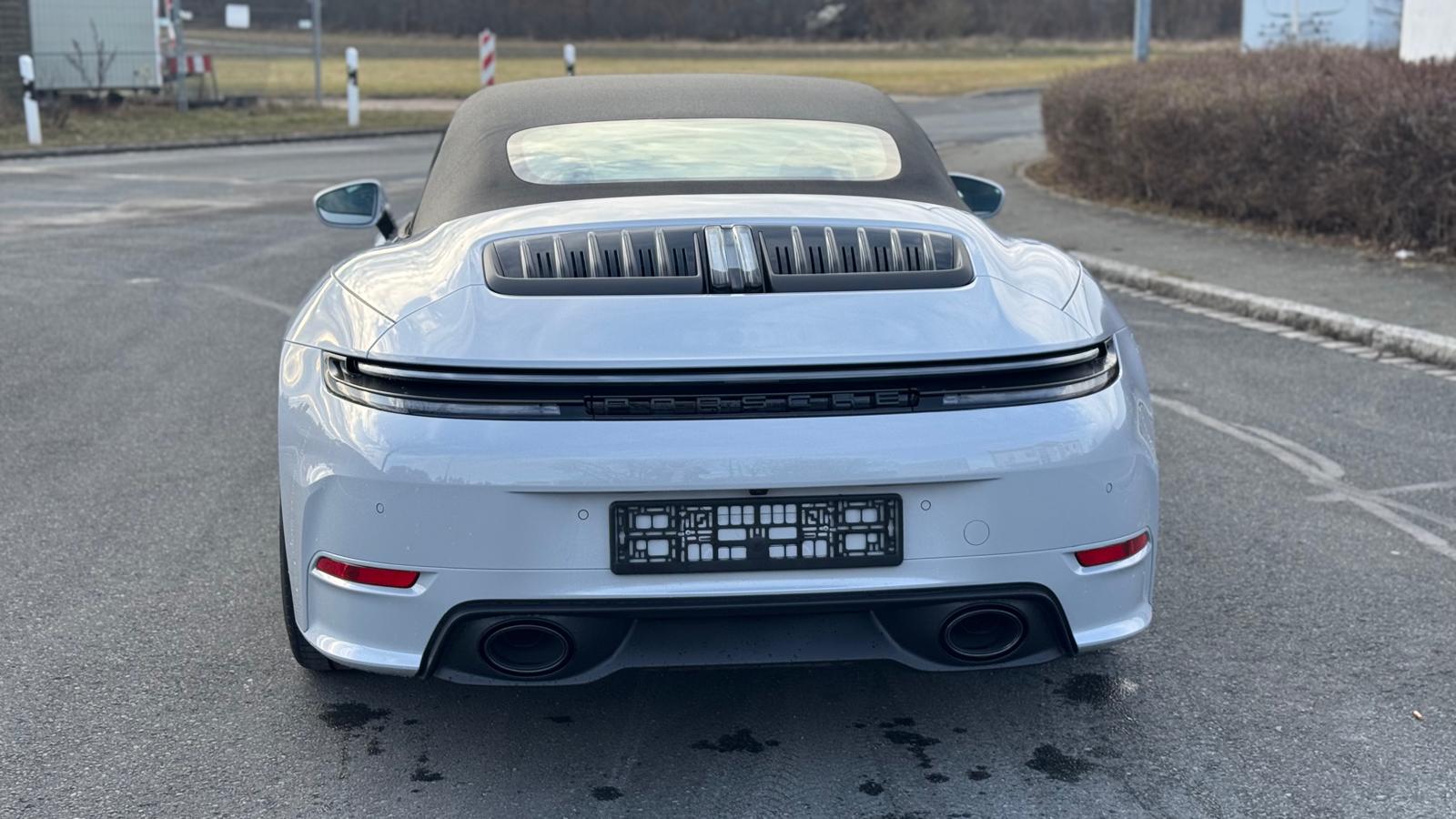 Porsche 911 Carrera Cabrio thumbnail 6