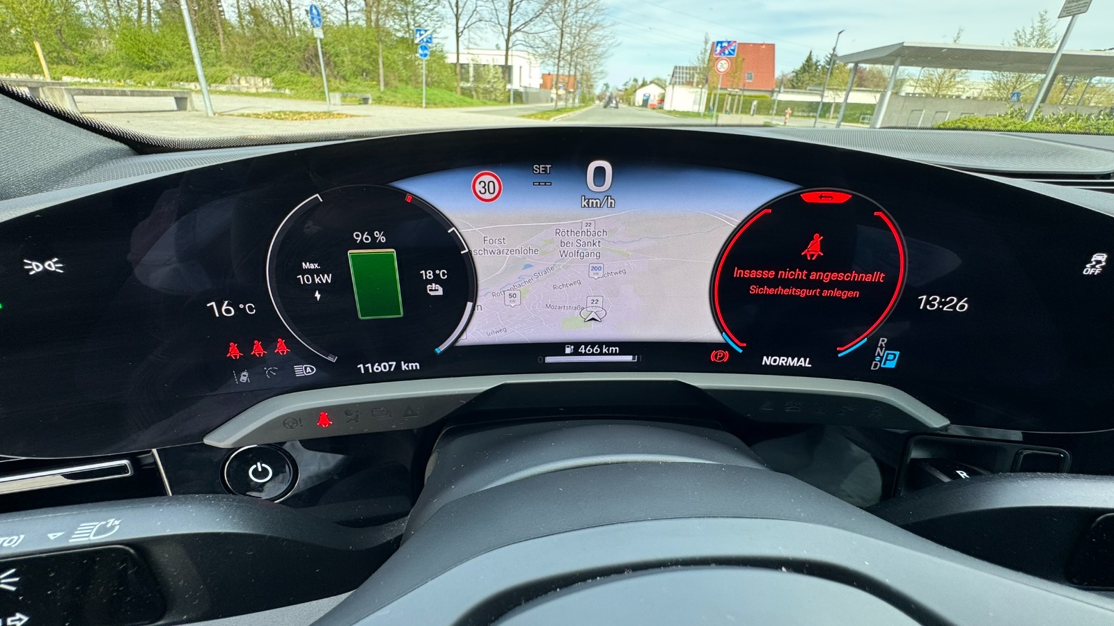 Porsche Taycan thumbnail 13