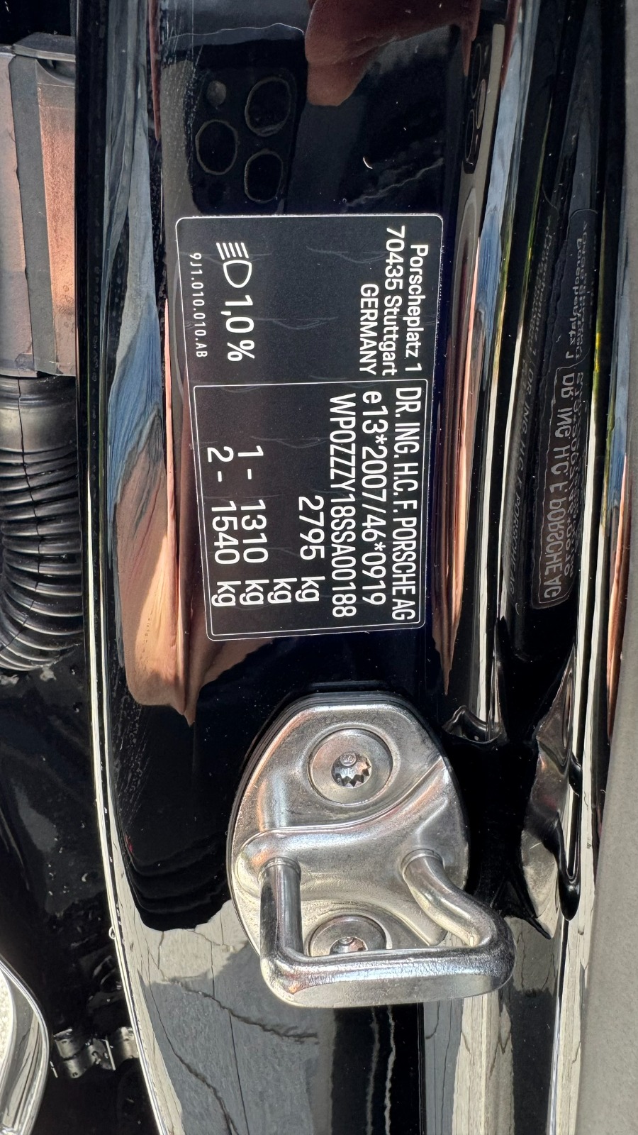 Porsche Taycan thumbnail 4