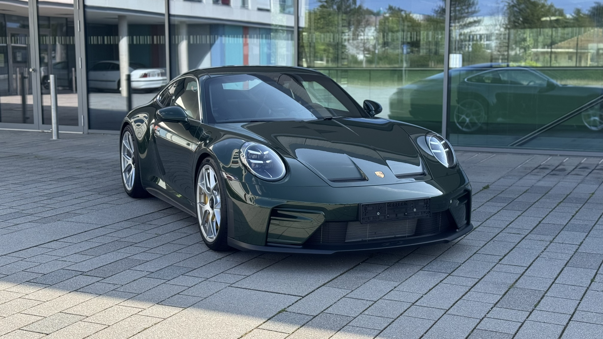 Porsche 911 GT3 Touring thumbnail 4