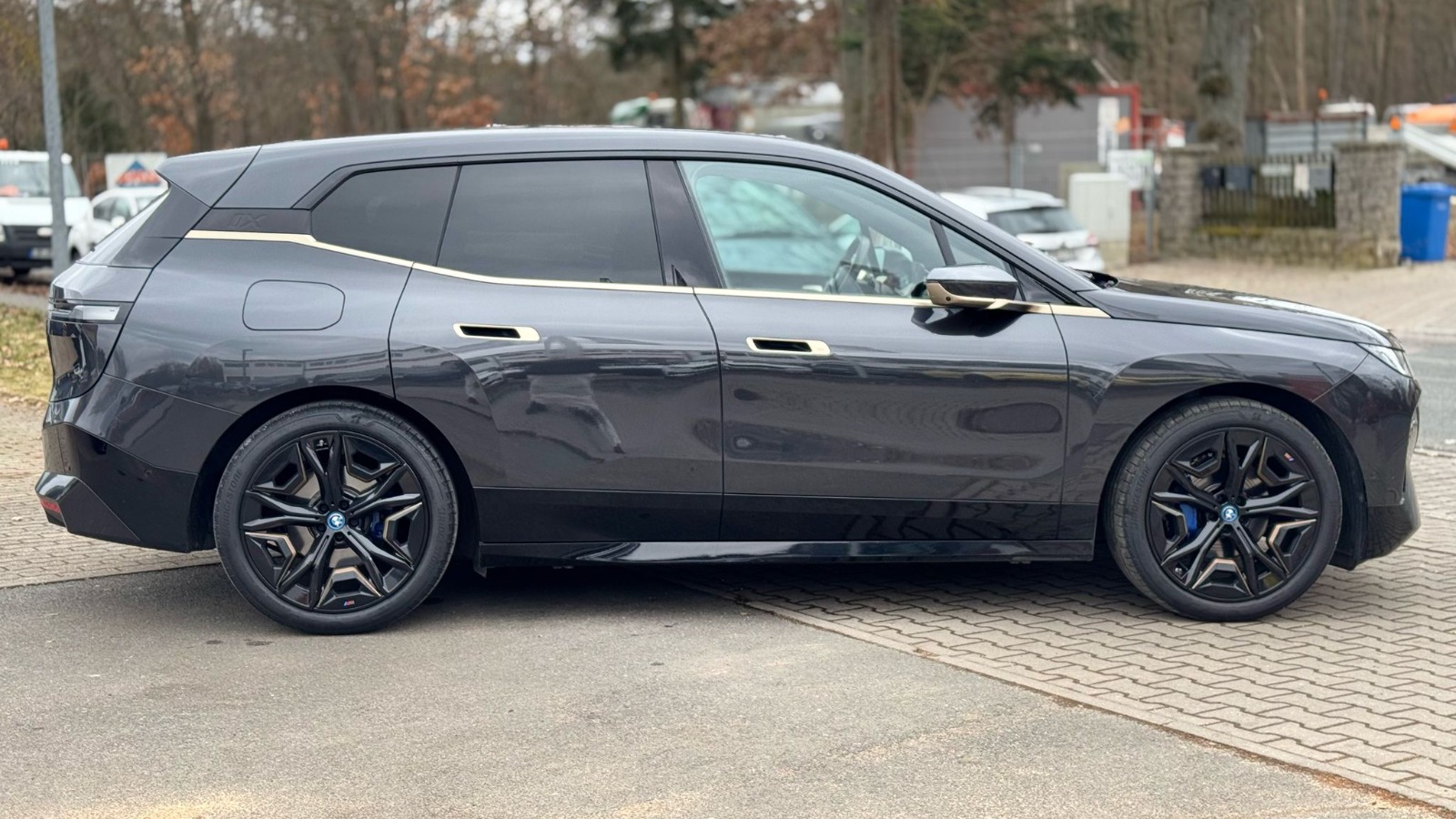 BMW iX xDrive40 thumbnail 5