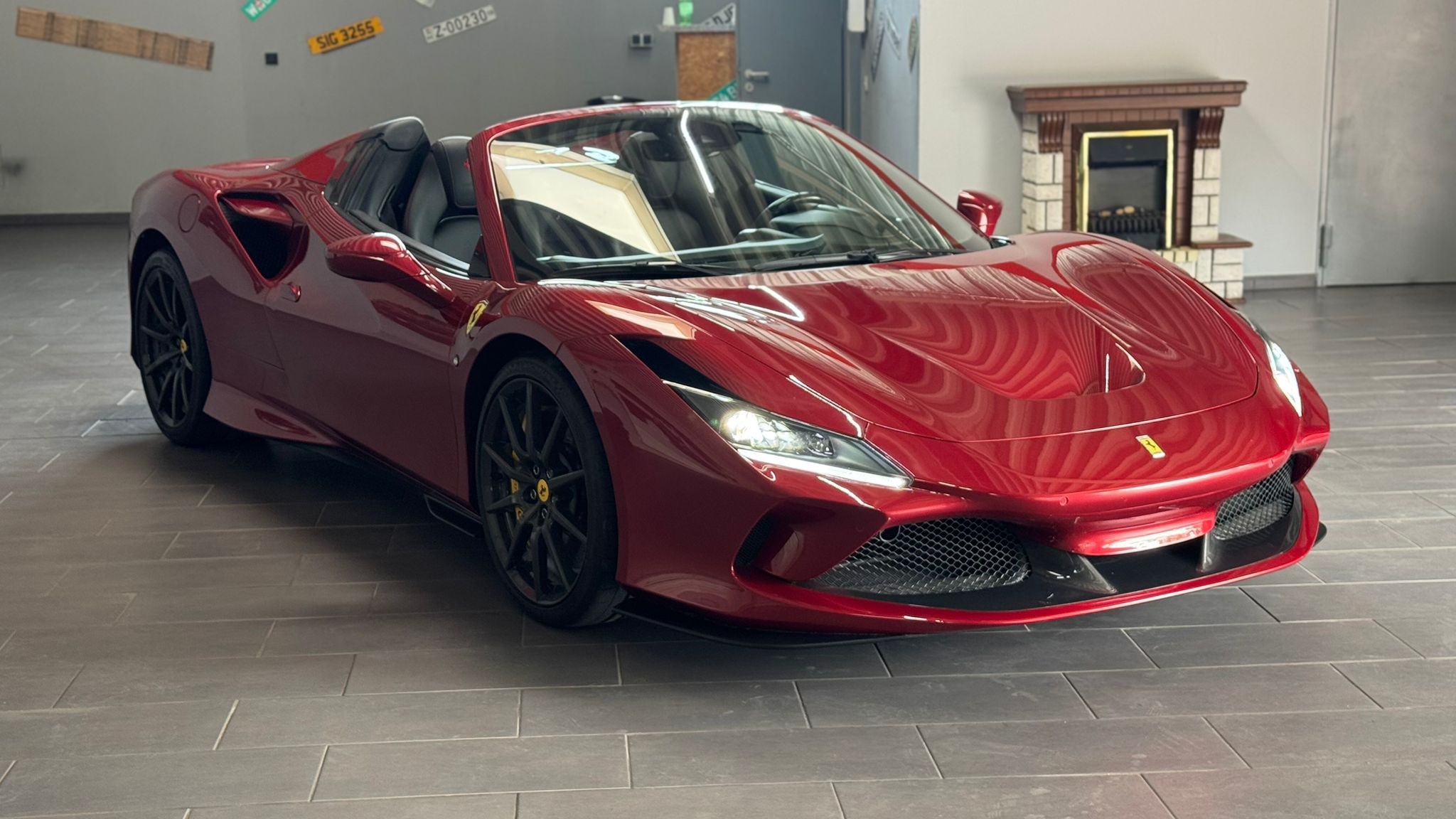 Ferrari F8 Spider thumbnail 4