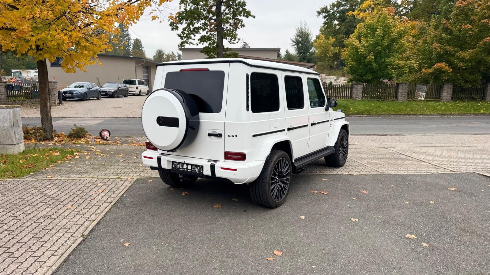 Mercedes Benz G63 AMG thumbnail 4